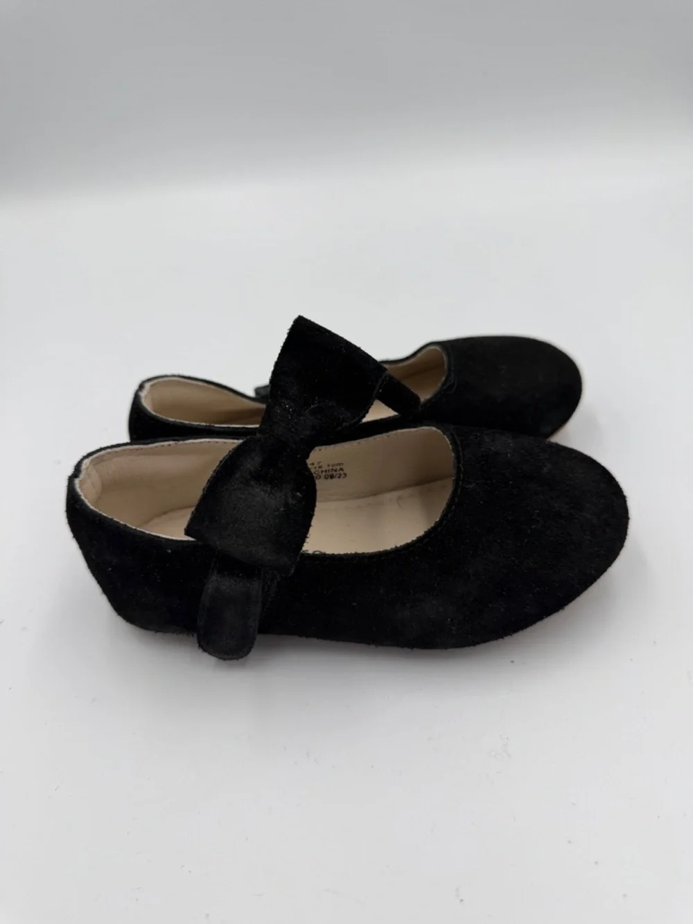 Felix & Flora Toddler Girls 8 Black Velvet Bow Mary Jane Formal Dress Shoes Kids
